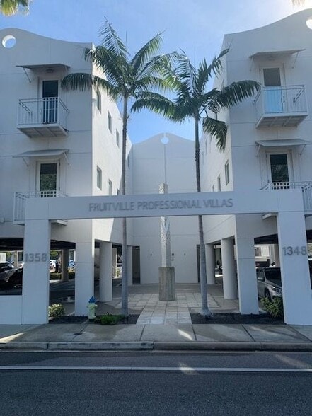 More Photos Of 1348-1358 Fruitville Rd, Sarasota Office Residential For Lease