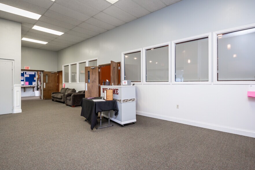 More Photos Of 733 Country Club Dr, Xenia Religious Facility For Sale