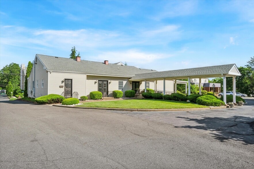More Photos Of 1584 Parkside Ave, Trenton General Retail For Sale