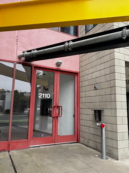 More Photos Of 2110 Main St, Santa Monica Loft Creative Space For Lease