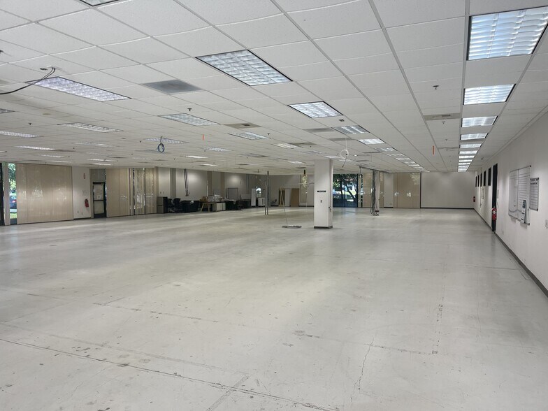 More Photos Of 140 Blue Ravine Rd, Folsom Showroom For Sale