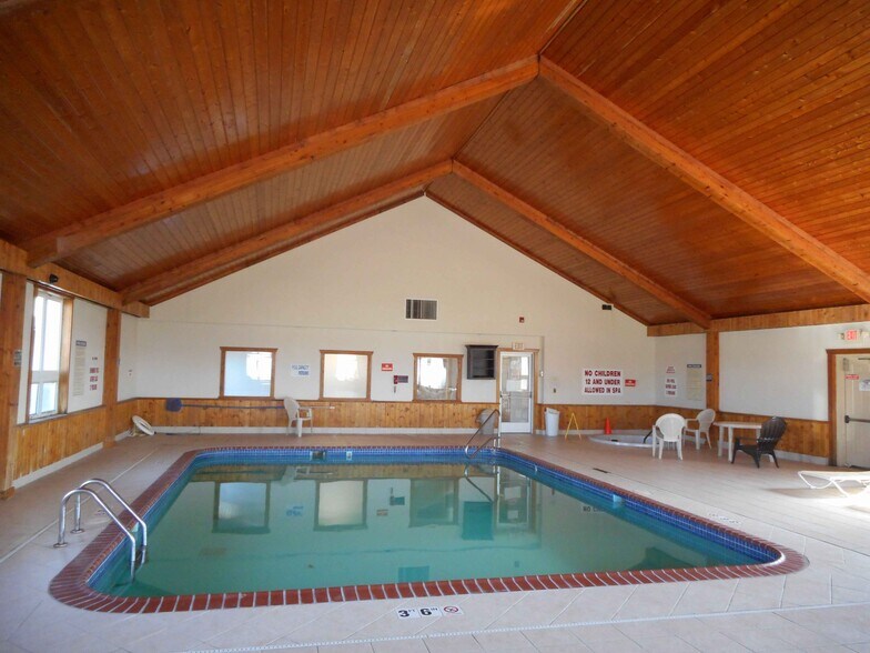 More Photos Of 1915 Highway 59 S, Thief River Falls Hotel For Sale