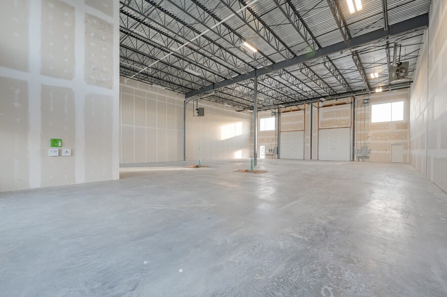 More Photos Of 13903-13983 156th St NW, Edmonton Light Distribution For Lease