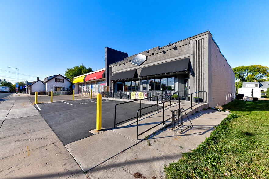 More Photos Of 973 Smith Ave S, Saint Paul Freestanding For Sale