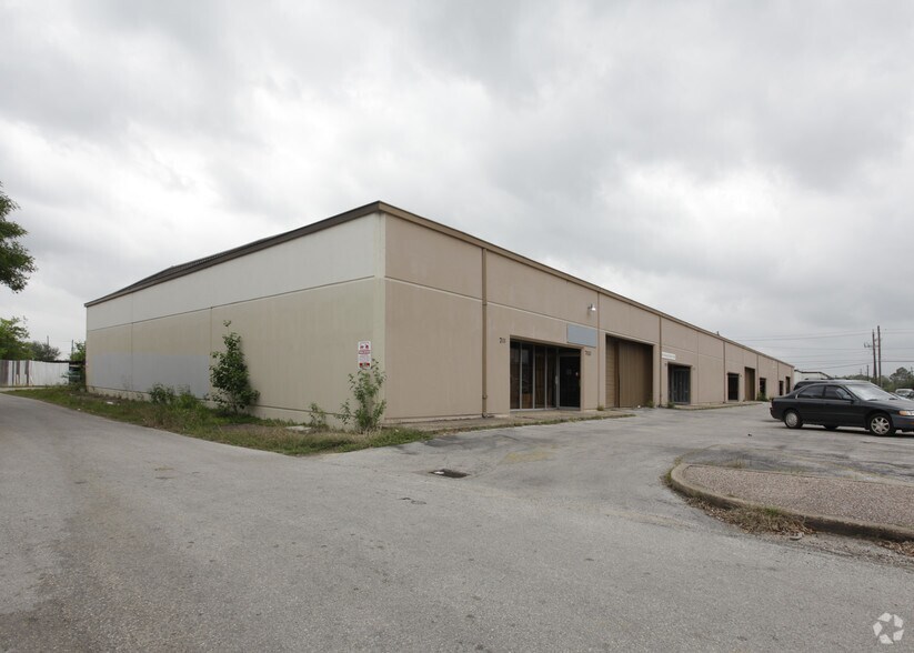More Photos Of 7111-7129 Atwell Dr, Houston Warehouse For Lease