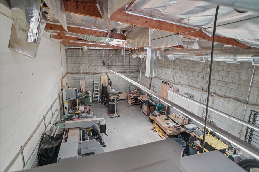 More Photos Of 12734 Branford St, Pacoima Warehouse For Lease