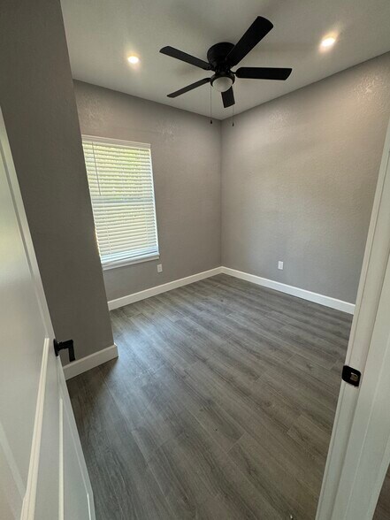 More Photos Of 136 Jack Pine St, Lake Wales Specialty For Sale