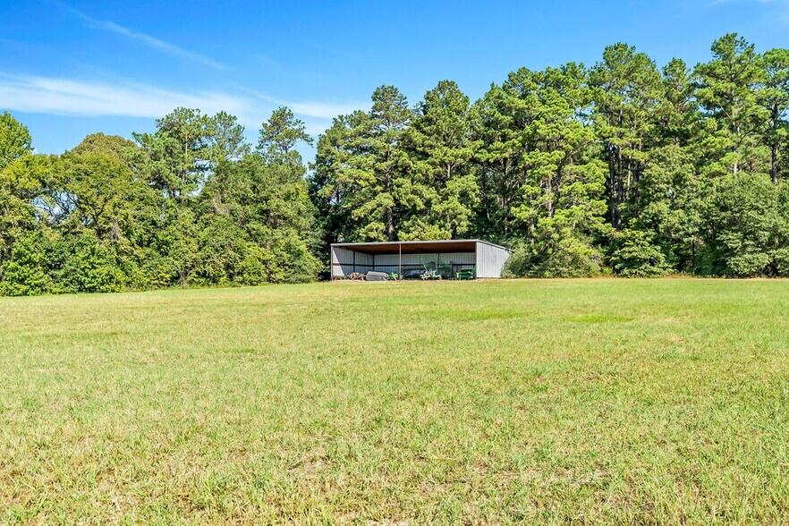 More Photos Of 43 Pool Rd, Richards Specialty For Sale