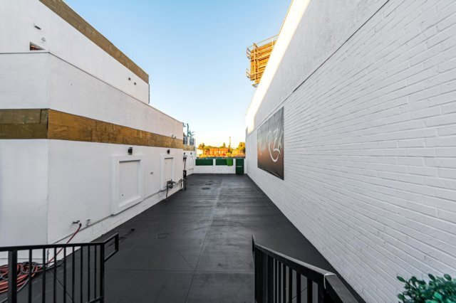 More Photos Of 4225 Crenshaw Blvd, Los Angeles Bar For Lease