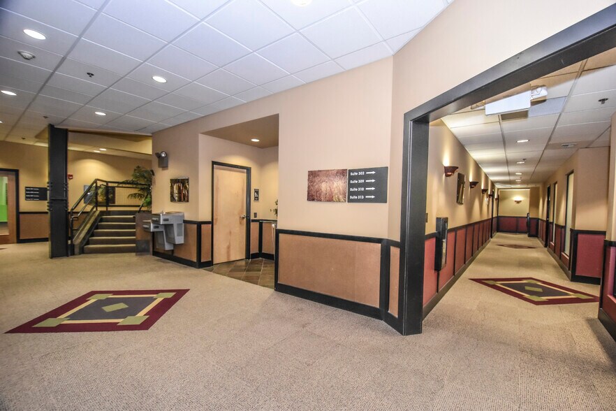 More Photos Of 4200 6th Ave SE, Lacey Office For Lease