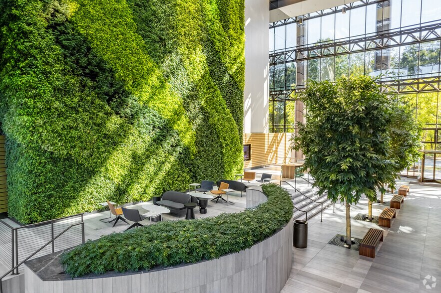 More Photos Of 3 Ravinia Dr, Atlanta Office For Lease