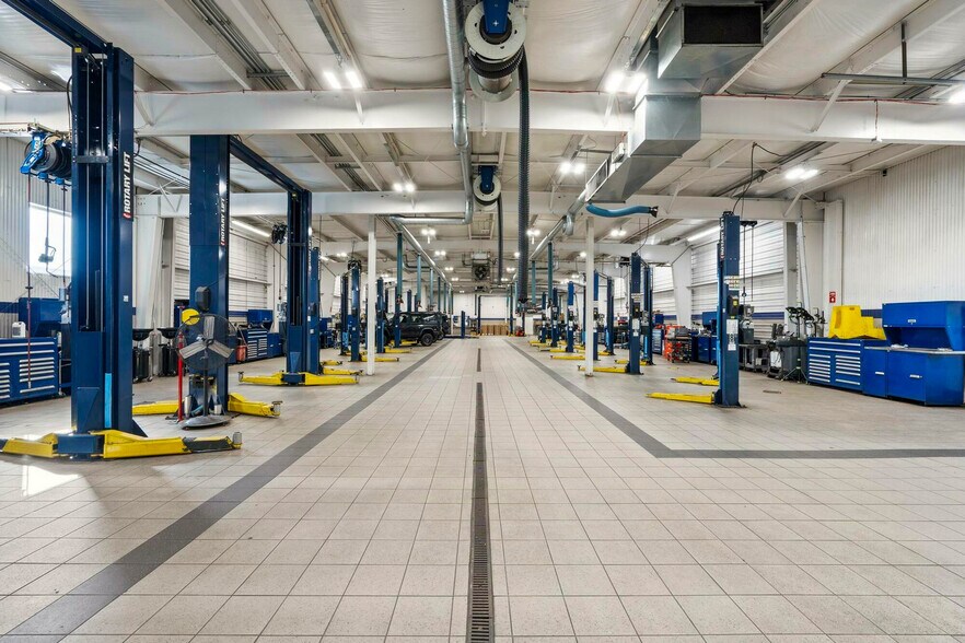 More Photos Of 100 Federal Rd, Danbury Auto Dealership For Sale