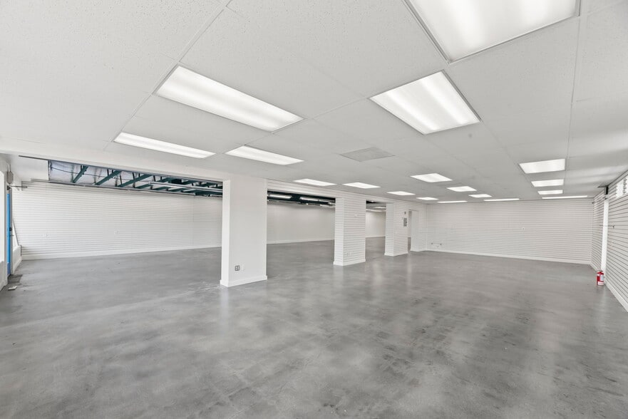 More Photos Of 2974 E Thousand Oaks Blvd, Thousand Oaks Storefront For Lease