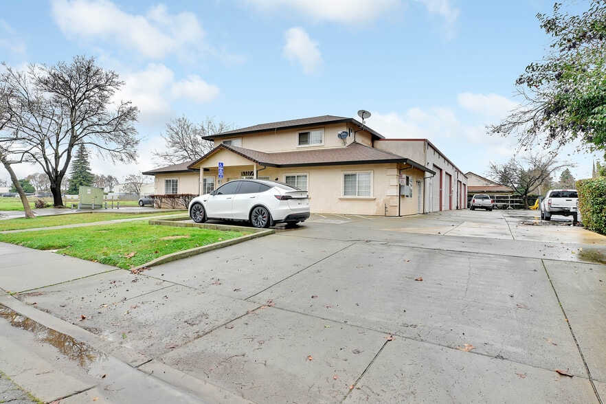 More Photos Of 1633 Starr Dr, Yuba City Service For Lease