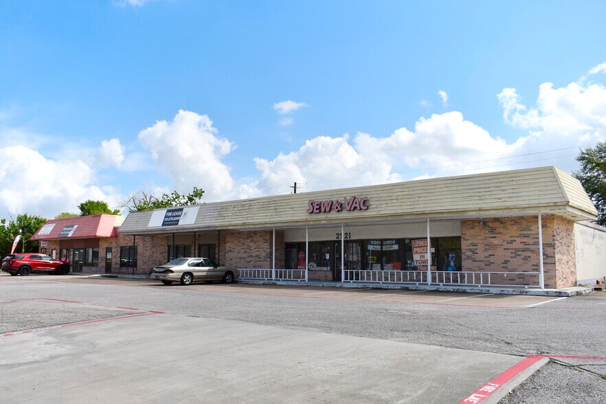 More Photos Of 2517-2519 Strawberry Rd, Pasadena Storefront For Lease
