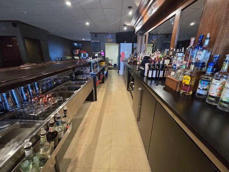 More Photos Of 78 Franklin St, Auburn Restaurant For Sale