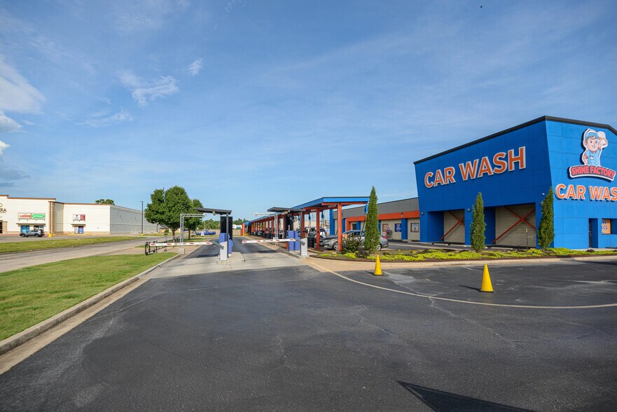 Primary Photo Of 3801 N MacArthur Blvd, Warr Acres Carwash For Sale