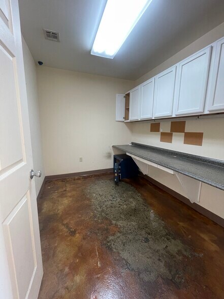 More Photos Of 2636 E 11th St, Tulsa Hotel For Lease