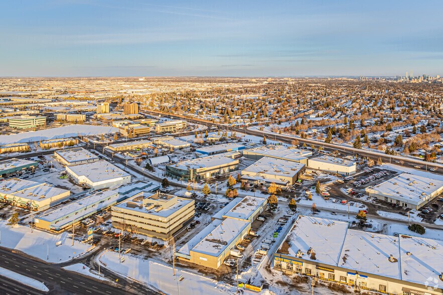 More Photos Of 10515 170th St NW, Edmonton Showroom For Lease