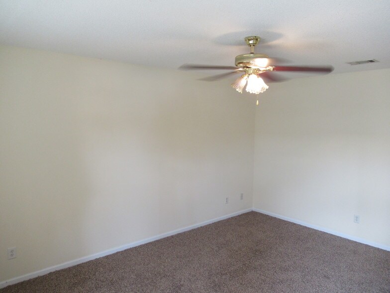 More Photos Of 1533 Woodard St, Valdosta Apartments For Sale