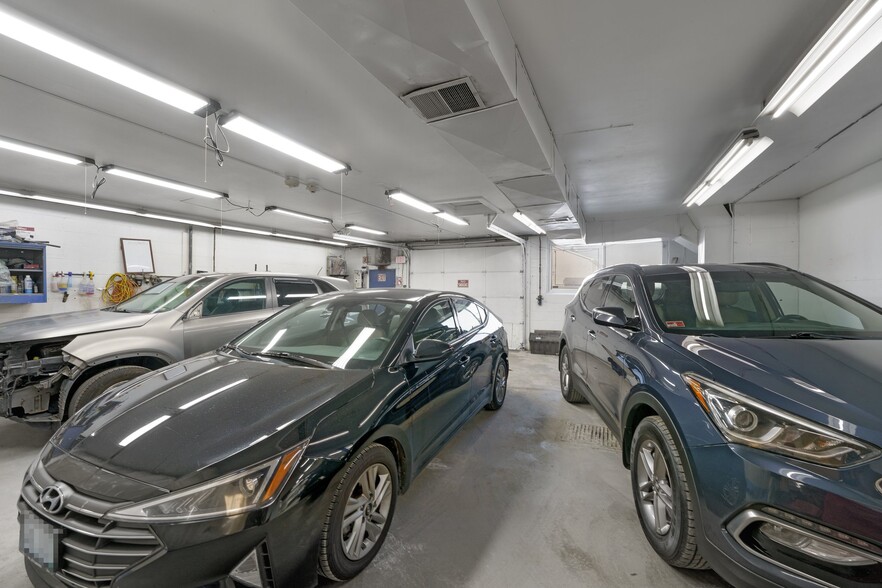 More Photos Of 15 York Ave, Pawtucket Auto Repair For Sale
