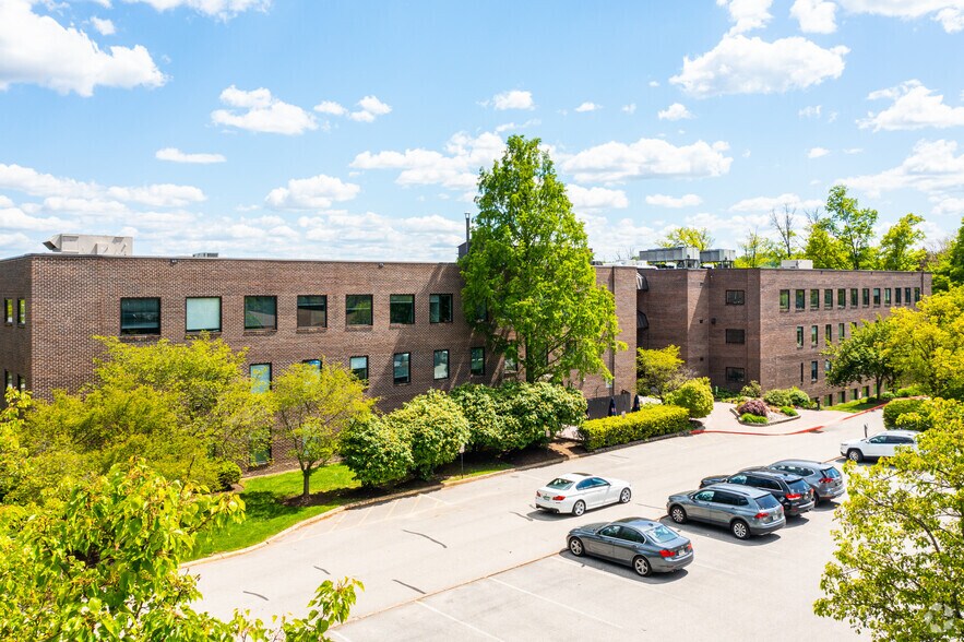 More Photos Of 550 Pinetown Rd, Fort Washington Office For Lease