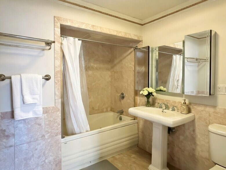 More Photos Of 1002 Beacon St, Brookline Storefront Retail Residential For Sale