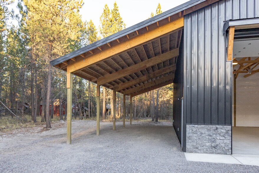 More Photos Of 56522 Solar Dr, Bend Contractor Storage Yard For Sale