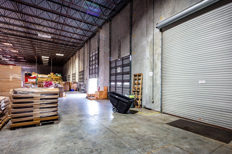 More Photos Of 1080 Greenwood Blvd, Lake Mary Light Distribution For Sale
