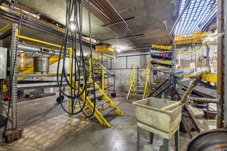 More Photos Of 2155 Trinity Dr, Los Alamos Industrial For Sale