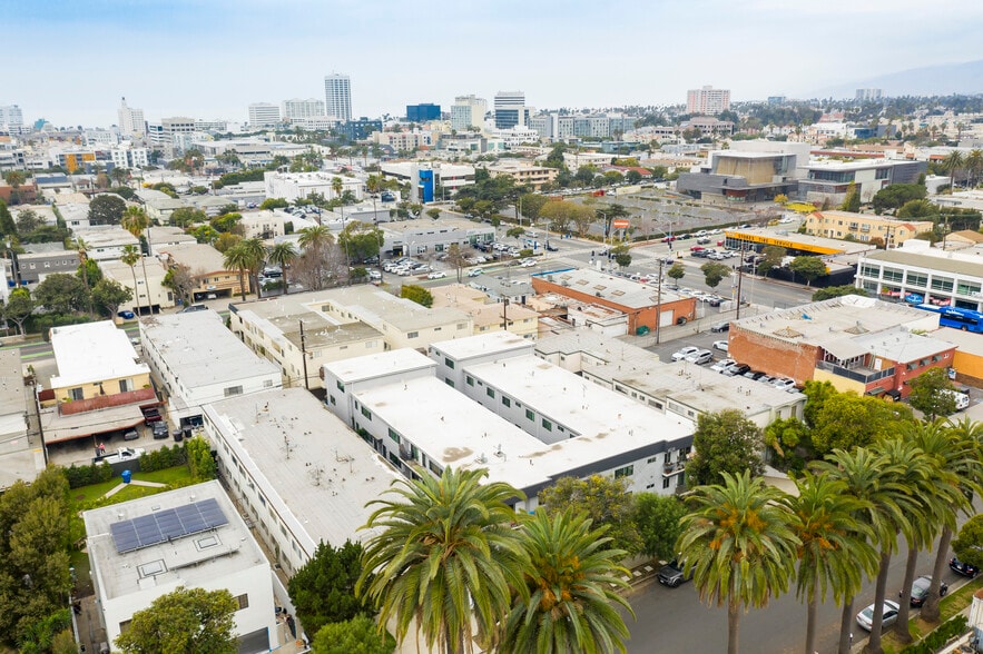 More Photos Of 1428 12th St, Santa Monica Apartments For Sale