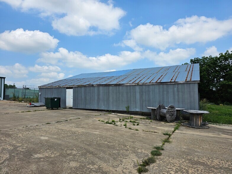 More Photos Of 1210 N 1st Ave, Durant Warehouse For Sale