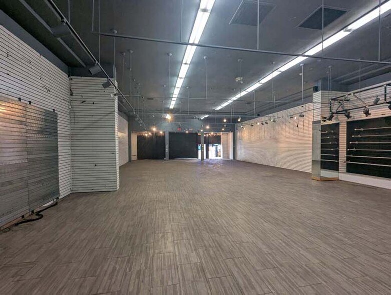 More Photos Of 6662-6666 Hollywood Blvd, Los Angeles Storefront For Sale