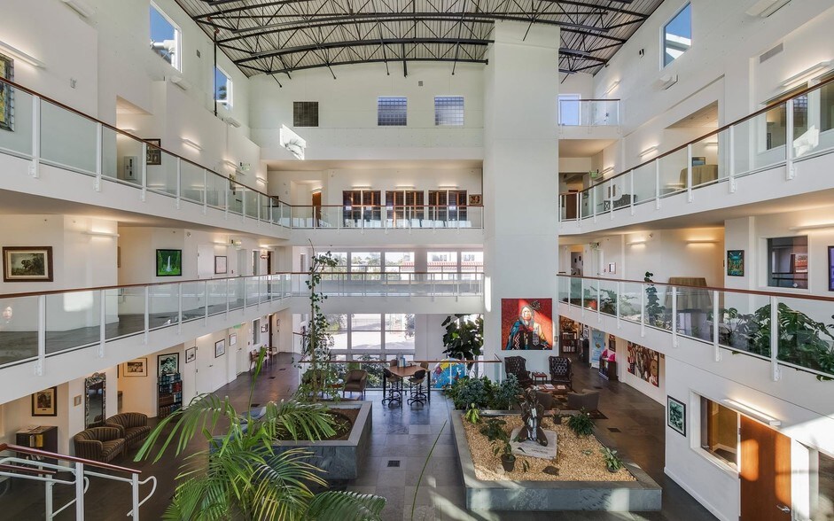 More Photos Of 1005 Lake Ave, Lake Worth Office For Lease
