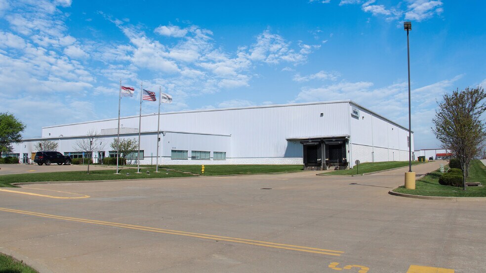 Primary Photo Of 555 Edinger Rd, Wentzville Warehouse For Lease