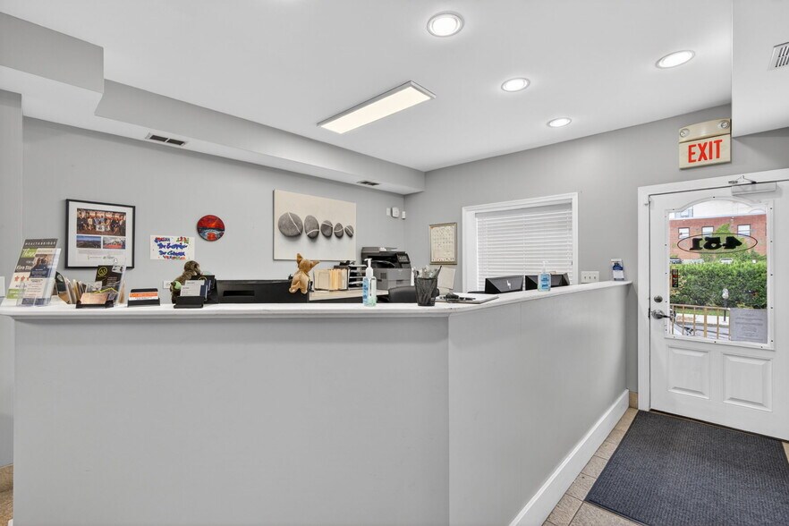 More Photos Of 449-451 W Linden St, Allentown Office For Sale