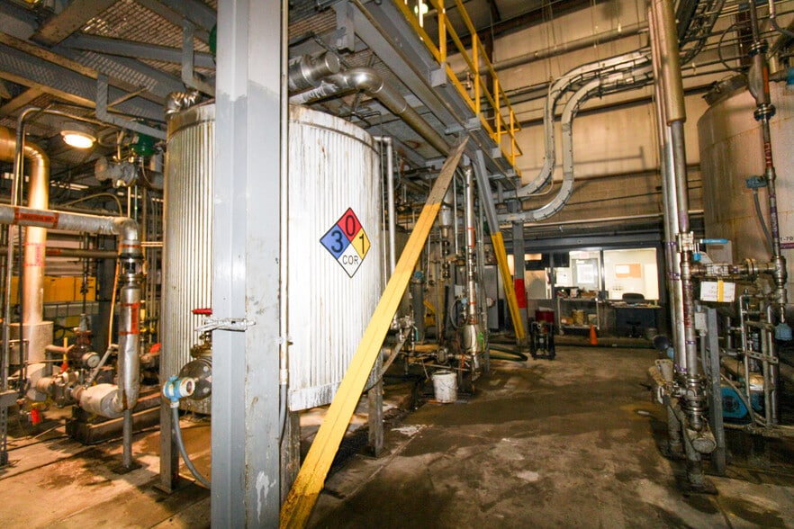 More Photos Of 5640 44th Ave S, Clinton Office For Sale