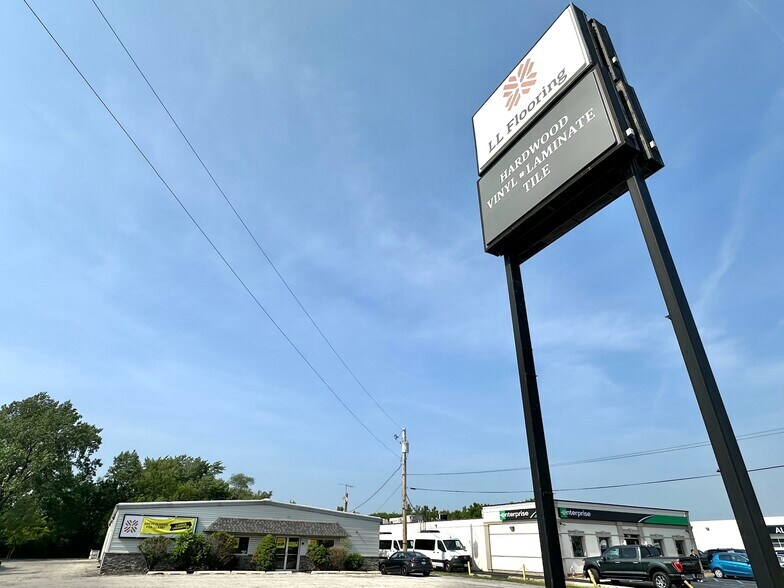 More Photos Of 1140 West 81st Ave, Merrillville Showroom For Sale