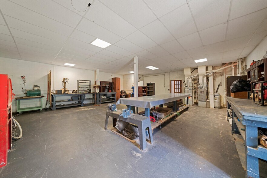 More Photos Of 591 Burnham Ave, Calumet City Office Residential For Sale