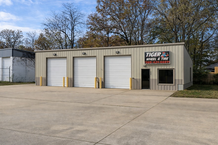 Primary Photo Of 1002 Route 66 W, Waynesville General Retail For Sale