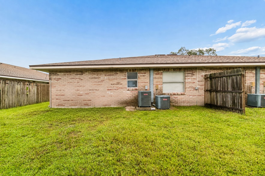 More Photos Of 3132 Bloomingdale Villas Ct, Brandon Apartments For Sale