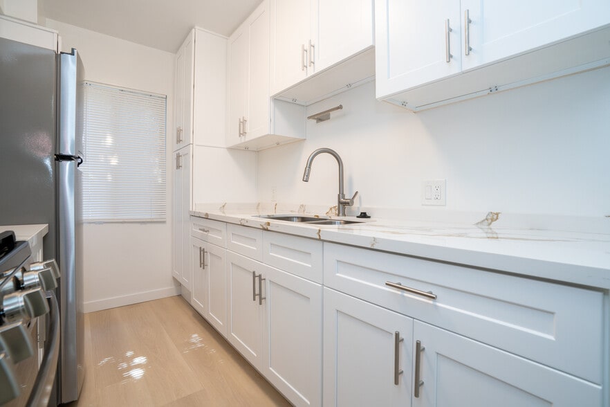 More Photos Of 1434 15th St, Santa Monica Apartments For Sale