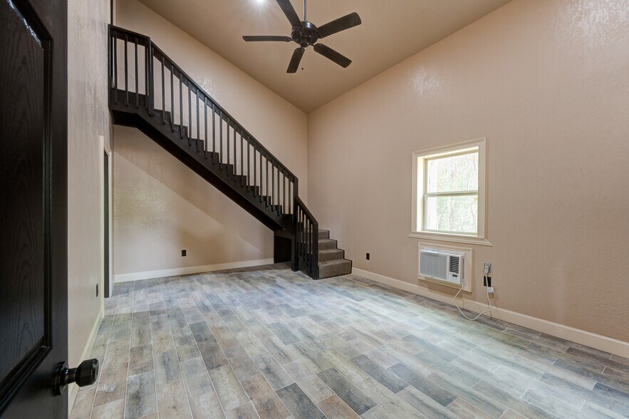 More Photos Of 4388 County Road 197, Alvin Specialty For Sale