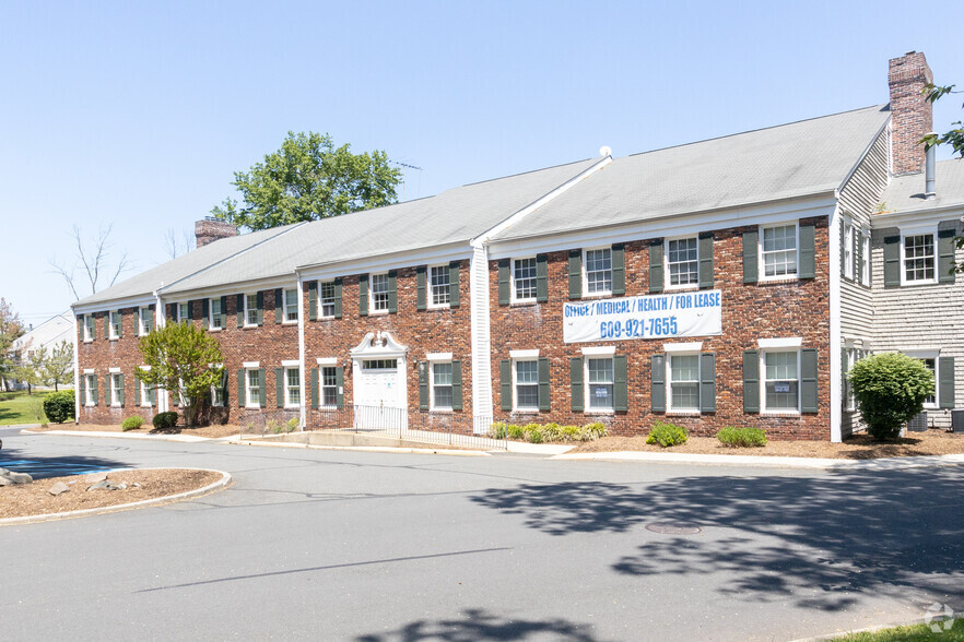 Primary Photo Of 168 Franklin Corner Rd, Lawrenceville Medical For Lease