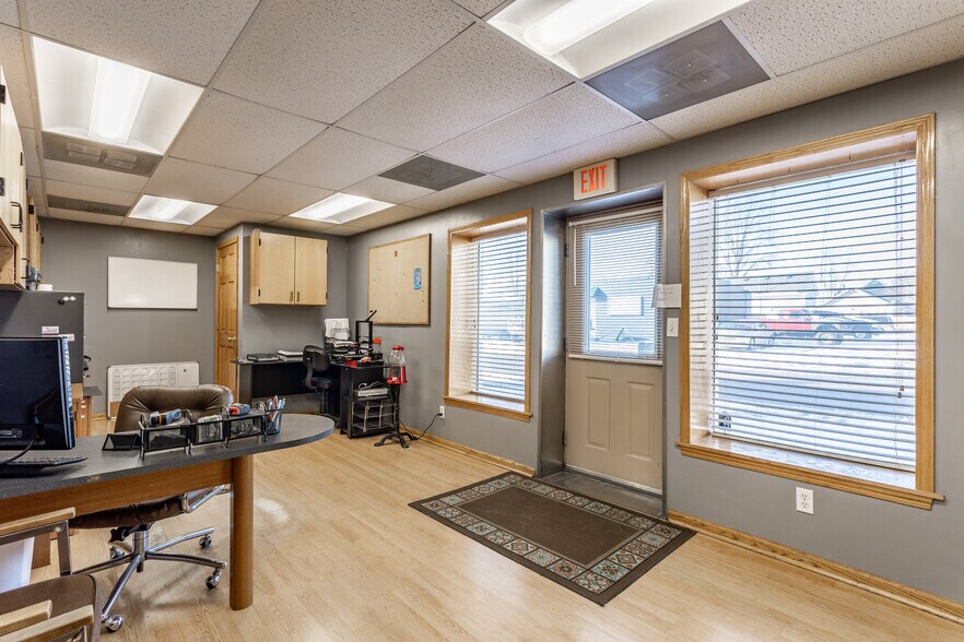 More Photos Of 204 Washington st, Frankton Industrial For Sale