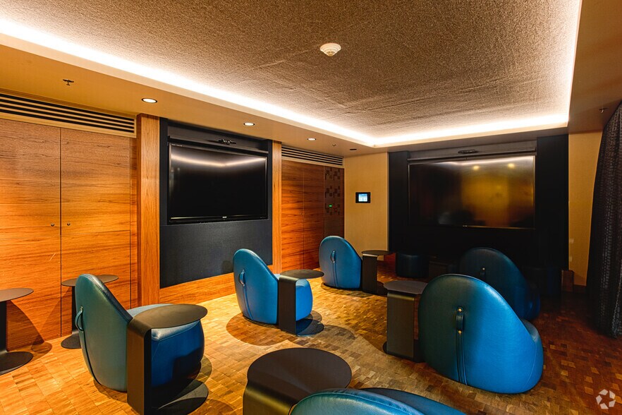 More Photos Of 2121 6th Ave, Seattle Apartments For Lease