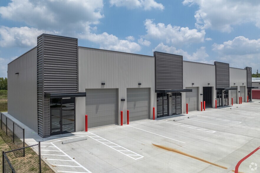 More Photos Of 22525 Hufsmith - Kohrville Rd, Tomball Flex For Lease
