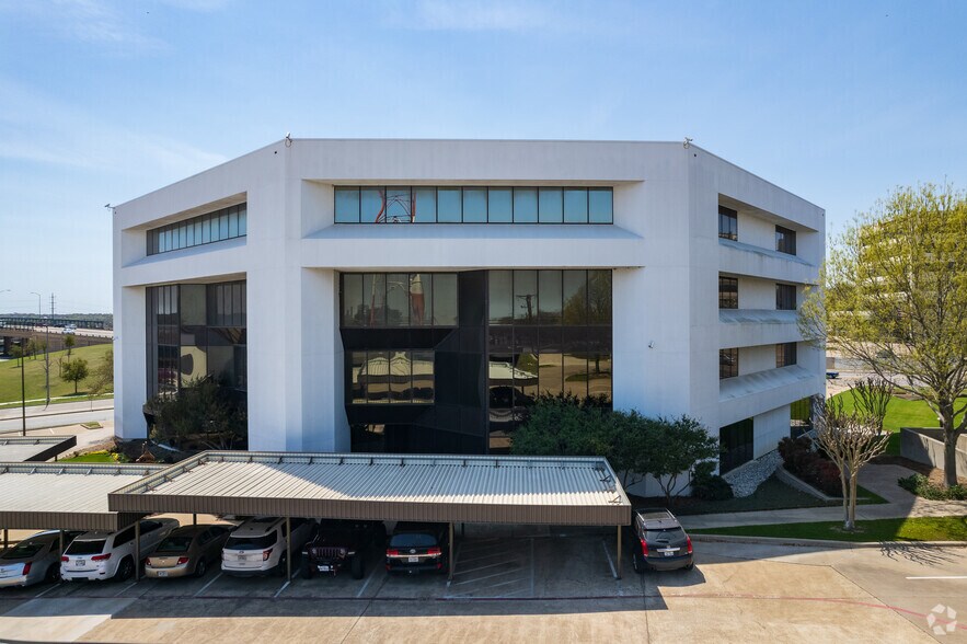 More Photos Of 3909 Hulen St, Fort Worth Office For Lease