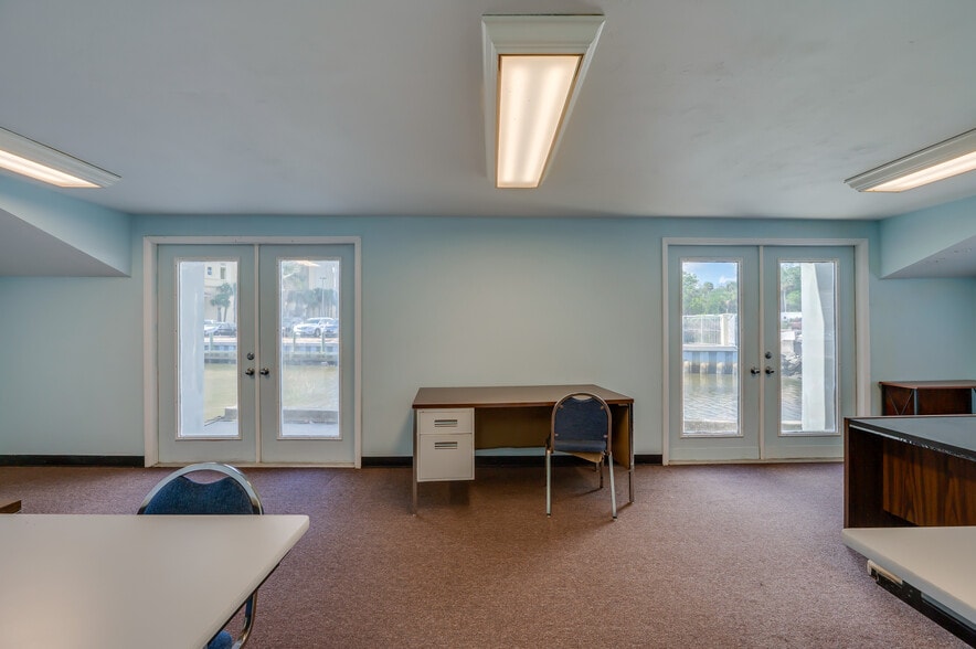 More Photos Of 2763 S Ridgewood Ave, South Daytona Office For Sale