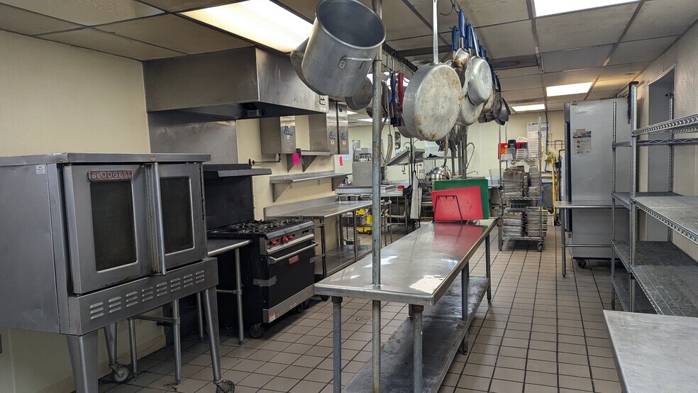 More Photos Of 819 E Main St, Crestline General Retail For Sale